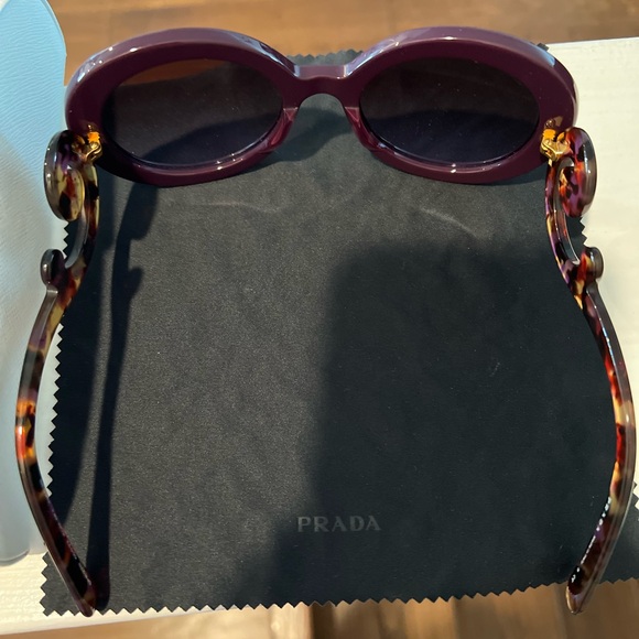 PRADA Baroque Sunglasses. Authentic, Excellent condition! - Picture 5 of 9